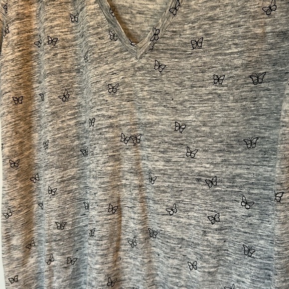 Rails Cara Tee Butterflies in Heather Grey size Large - Picture 4 of 6